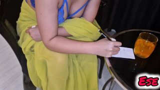 Alisha bhabhi fucks waiter in restaurant washroom - cheating indian housewife public sex Thumbnail